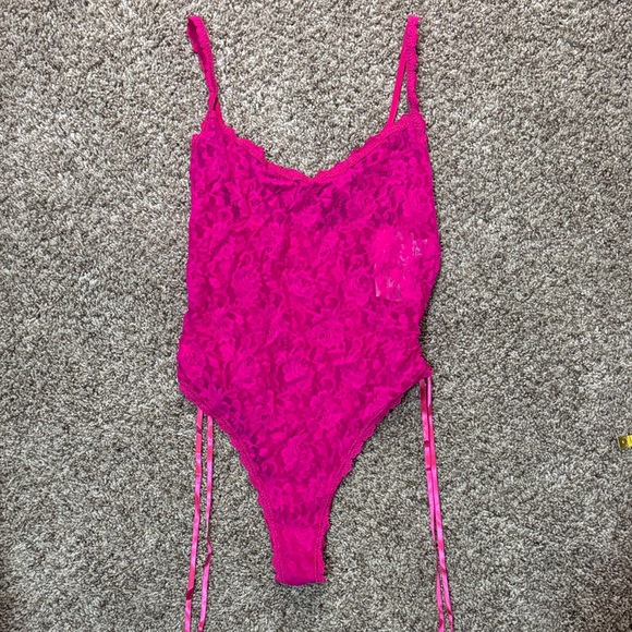 Hanky Panky Vibrant Pink Lace Lingerie - Picture 1 of 6